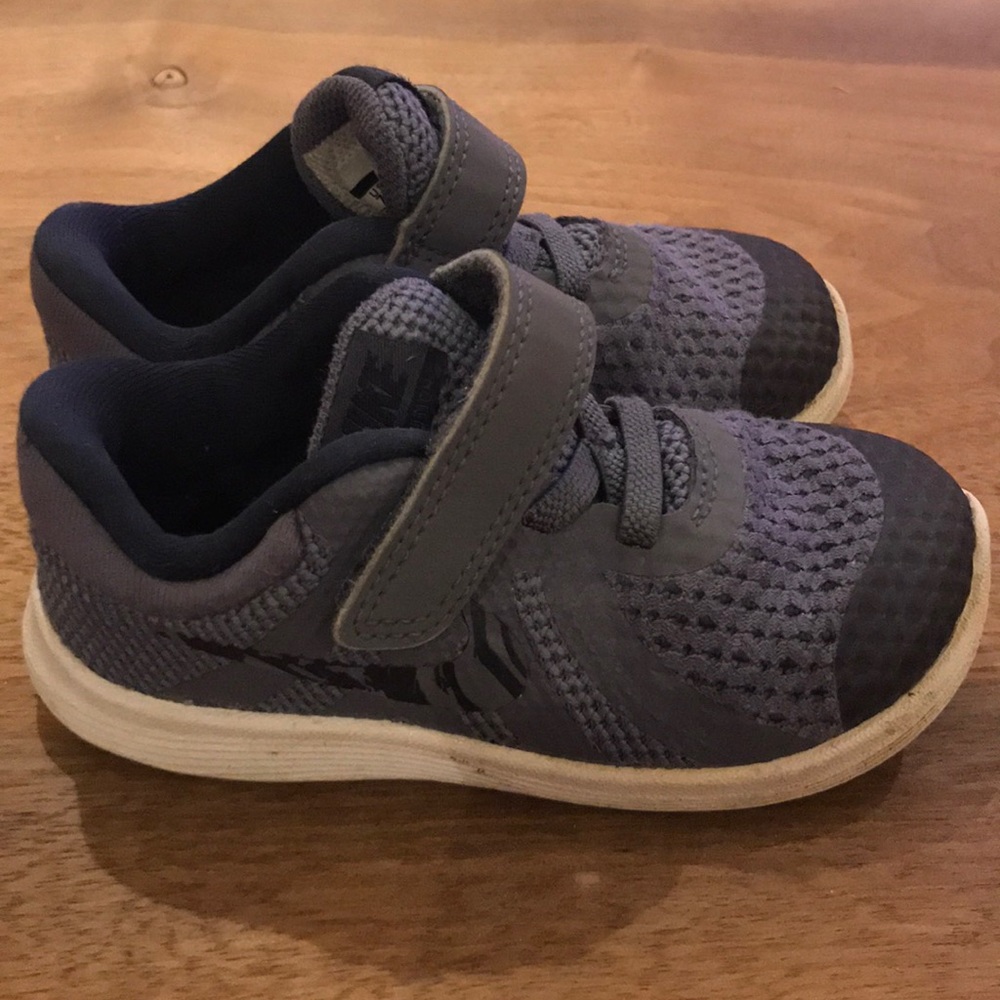 Nike Revolution Sneakers - 7c